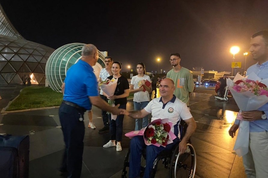 Dünya çempionatında uğur qazanmış paraüzgüçülərimiz Vətənə qayıdıblar
