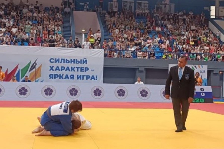 Azerbaijani referee controls judo bouts at 2023 CIS Games