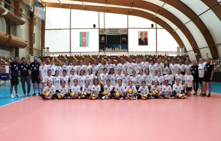 Voleybol düşərgəsinə start verilib
