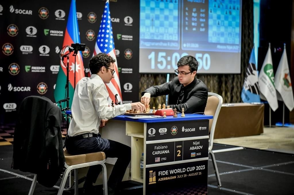 Nicat Abasov Karuananı məğlub edib