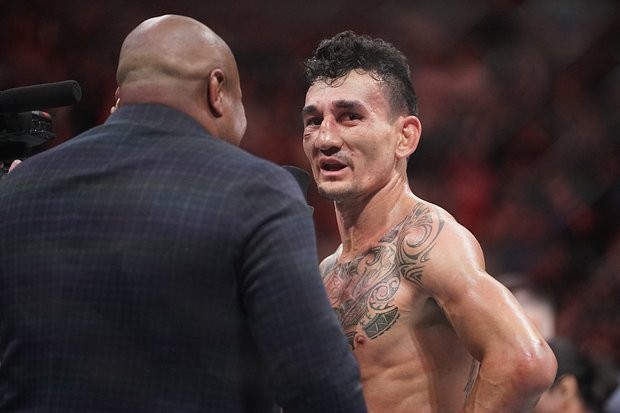 Холлоуэй нокаутировал Корейского Зомби в главном бою UFC Fight Night 225