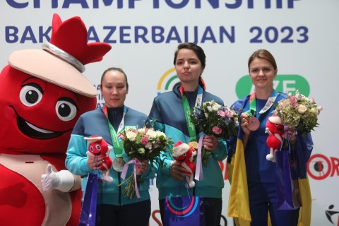 Dünya çempionatı: Ukraynadan olan atıcı qızıl medal qazanıb - FOTO