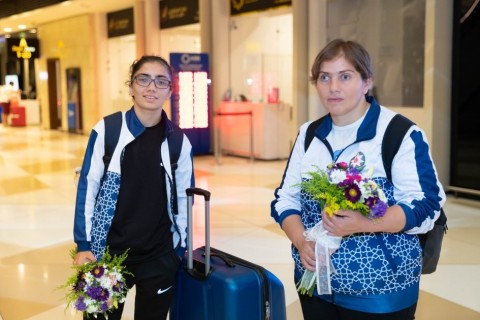 Dünya oyunlarında uğurlu çıxış edən paralimpiyaçılarımız Vətənə qayıdıblar - FOTO