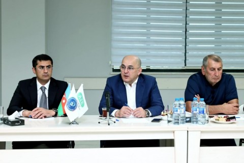 Federasiya prezidenti voleybol yığması ilə görüşdü