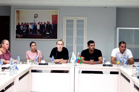 Federasiya prezidenti voleybol yığması ilə görüşdü