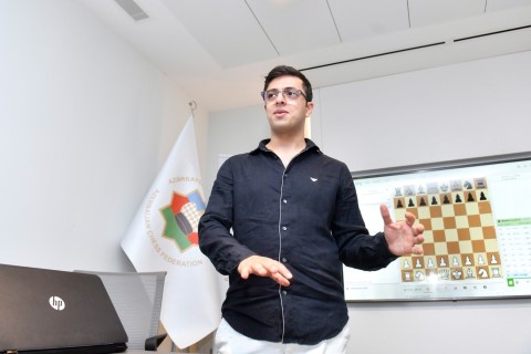 Nicat Abasov yeniyetmələrlə görüşüb - FOTO