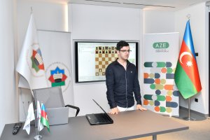 Nicat Abasov yeniyetmələrlə görüşüb - FOTO