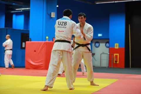 Узбекские дзюдоисты потренировались в Баку - ФОТО