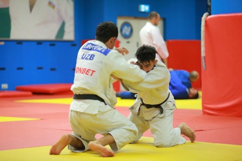 Узбекские дзюдоисты потренировались в Баку - ФОТО