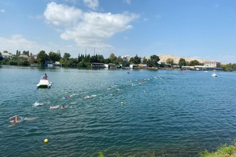 Photos from the open water swimming competition “Let’s cross the Kura”
