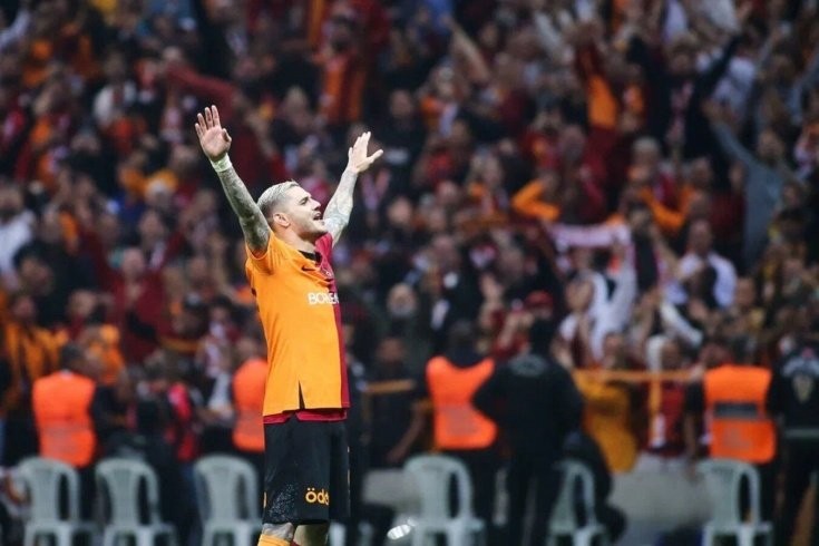 "Qalatasaray"ın futbolçusu dünyanın ən bahalı avtomobilini alıb