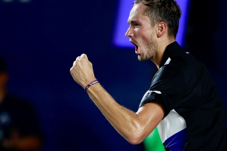 Медведев вышел в финал US Open, обыграв первую ракетку мира Алькараса