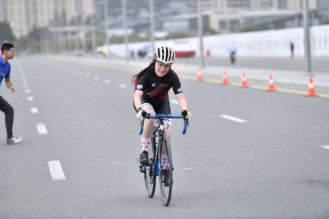 В Баку состоялось соревнование среди велосипедистов-любителей - ФОТО