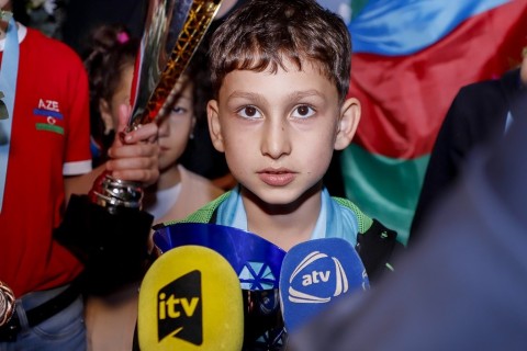 Чемпионы Европы вернулись на родину - ФОТО