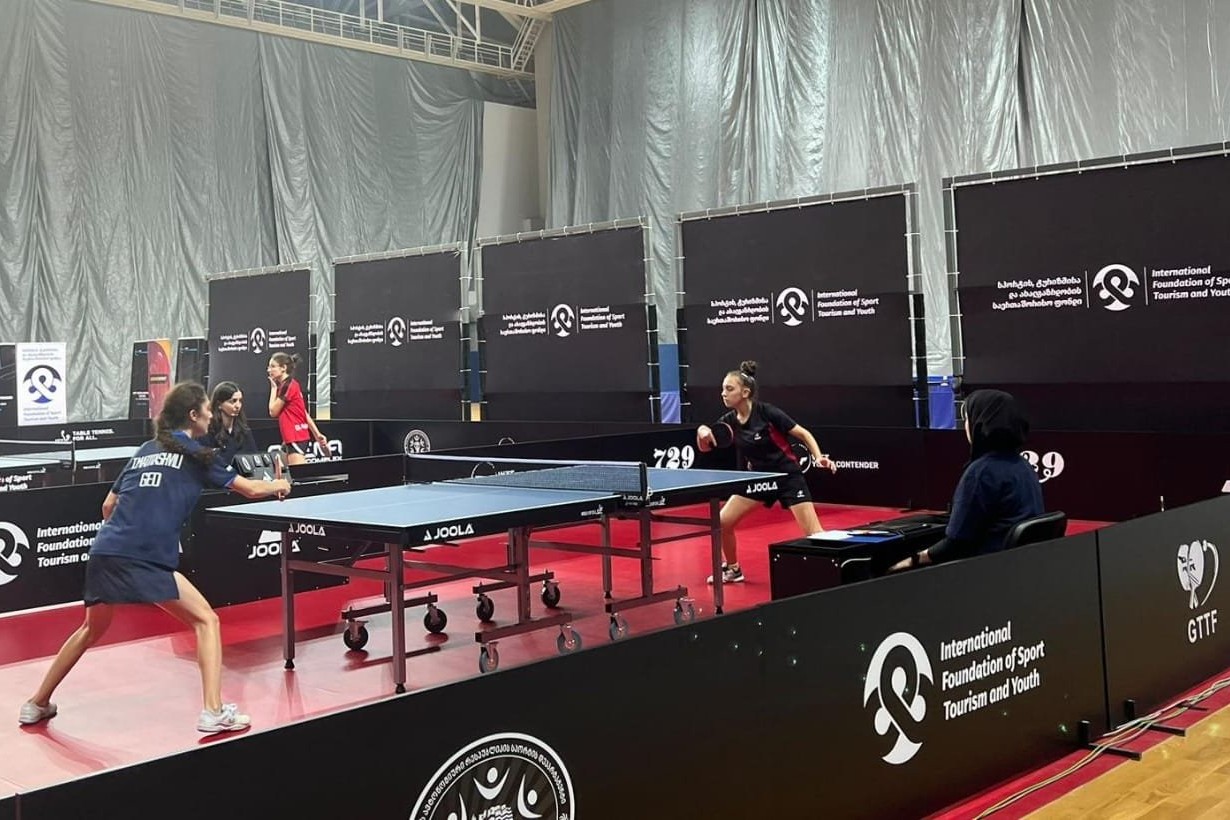 Stolüstü tennisçilərimiz yarımfinalda