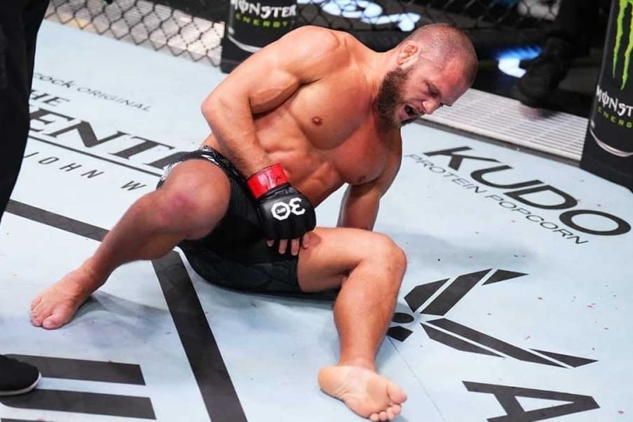 Физиев проиграл из-за травмы Гамроту в главном бою UFC Fight Night