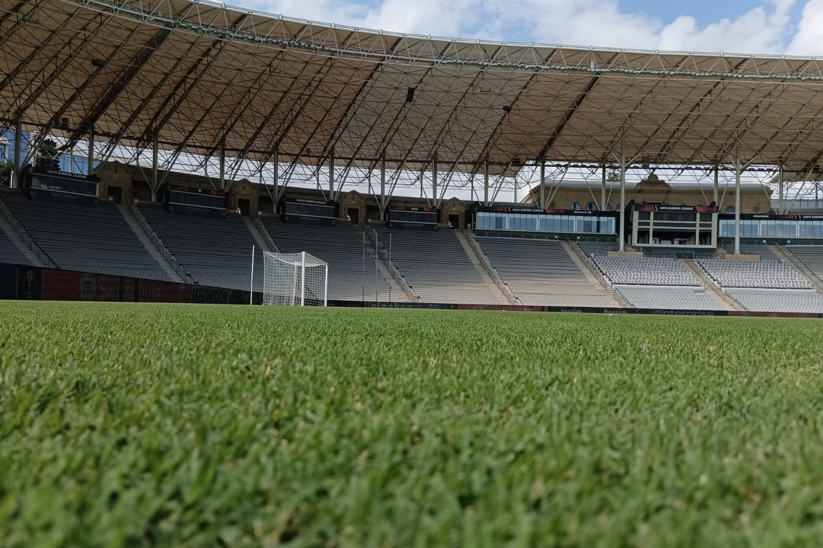Respublika Stadionu qış mövsümünə hazırlaşır