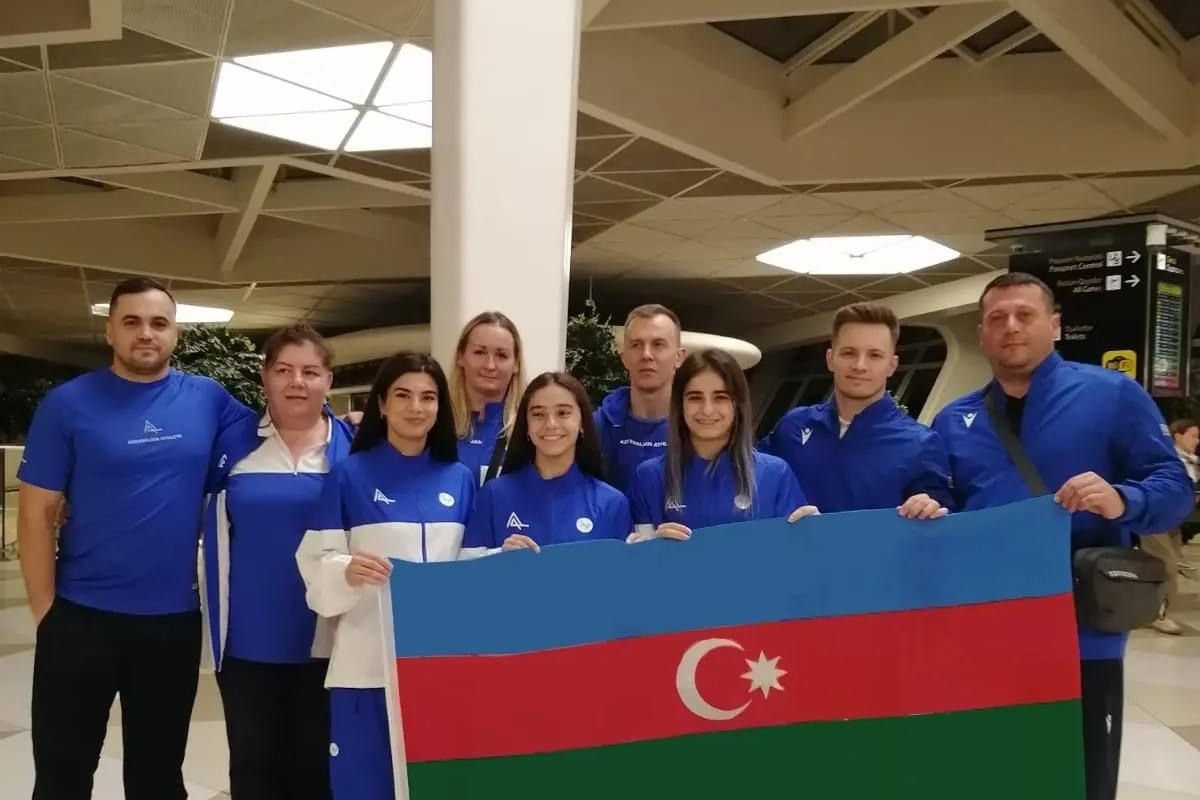 Гимнасты отправились на лицензионный чемпионат мира