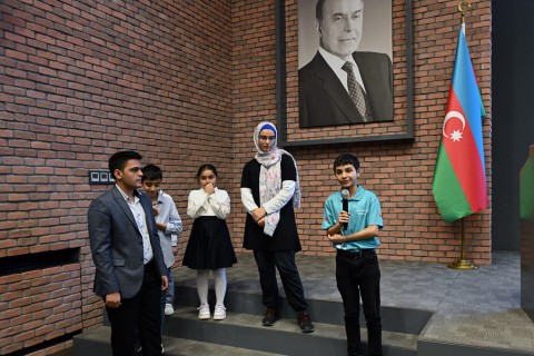 Fərid Qayıbov ölkəmizi uğurla təmsil etmiş idmançılar və onların məşqçiləri ilə görüşüb - FOTO