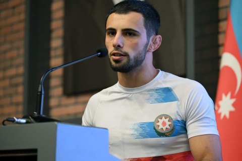 Fərid Qayıbov ölkəmizi uğurla təmsil etmiş idmançılar və onların məşqçiləri ilə görüşüb - FOTO