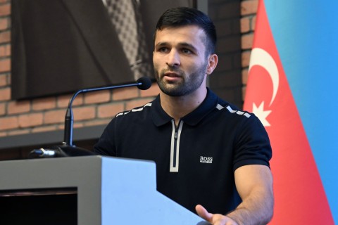 Fərid Qayıbov ölkəmizi uğurla təmsil etmiş idmançılar və onların məşqçiləri ilə görüşüb - FOTO