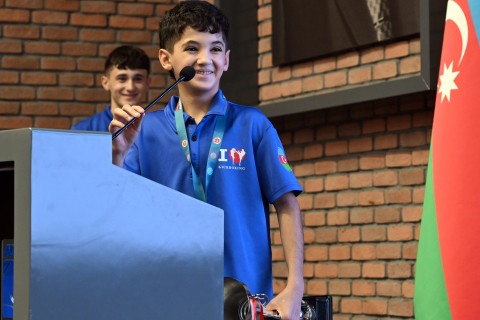 Fərid Qayıbov ölkəmizi uğurla təmsil etmiş idmançılar və onların məşqçiləri ilə görüşüb - FOTO