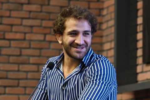 Fərid Qayıbov ölkəmizi uğurla təmsil etmiş idmançılar və onların məşqçiləri ilə görüşüb - FOTO