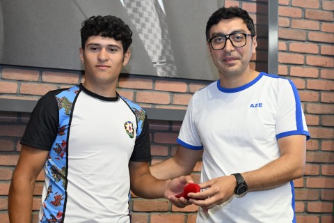 Fərid Qayıbov ölkəmizi uğurla təmsil etmiş idmançılar və onların məşqçiləri ilə görüşüb - FOTO