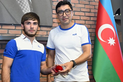 Fərid Qayıbov ölkəmizi uğurla təmsil etmiş idmançılar və onların məşqçiləri ilə görüşüb - FOTO