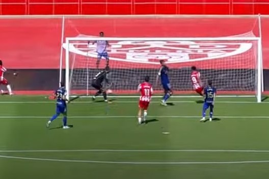 "Альмерия" и "Гранада" сыграли сверхрезультативную ничью. Суарес забил три за шесть минут - ВИДЕО