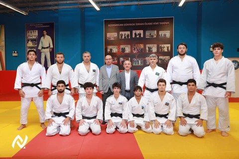 Gənc cüdoçular dünya çempionatına yola düşdülər