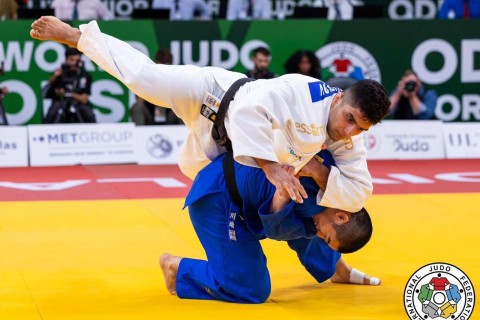 Серебряная схватка Талыбова на молодежном ЧМ - ФОТО