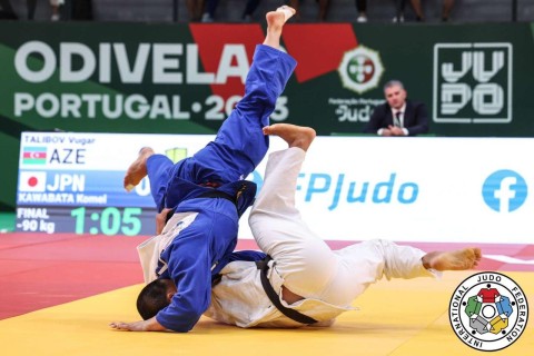 Серебряная схватка Талыбова на молодежном ЧМ - ФОТО