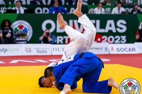 Серебряная схватка Талыбова на молодежном ЧМ - ФОТО