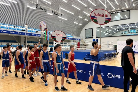 Yeniyetmələr boksçular arasında Bakı birinciliyi start götürüb - FOTO