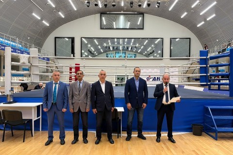 Yeniyetmələr boksçular arasında Bakı birinciliyi start götürüb - FOTO