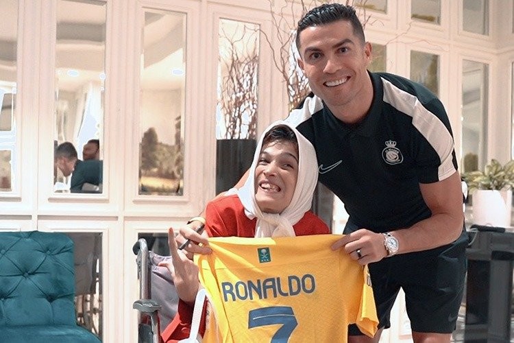 Ronaldo yenidən İrana gəlsə, 99 dəfə şallaqlanacaq