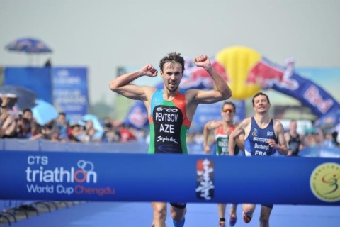 The Azerbaijani triathlete won a bronze medal at the World Cup