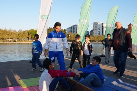 "İdman hamı üçün": Sakinlər bu dəfə mas-reslinq qaydalarını öyrəniblər - FOTO