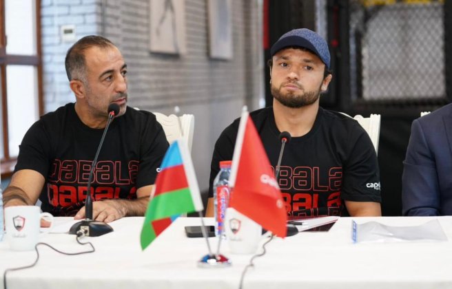 Вугар Карамов: "Треш-ток важен, но я не могу поставить ногу на стол, как Сузуки"