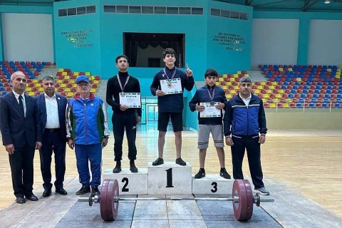 Ümummilli Lider Heydər Əliyevin anadan olmasının 100 illiyinə həsr olunmuş ağırlıqqaldırma birinciliyi keçirilib - FOTO