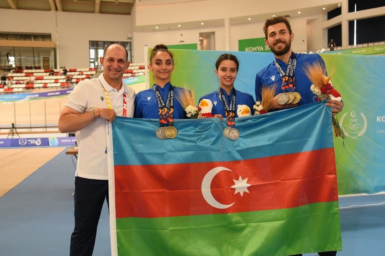 Сборная Азербайджана по аэробике готовится к чемпионату Европы