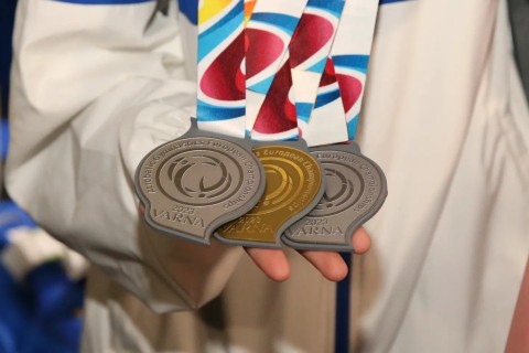 Avropa çempionatında uğur qazanan gimnastlarımız Vətənə qayıdıb - FOTO