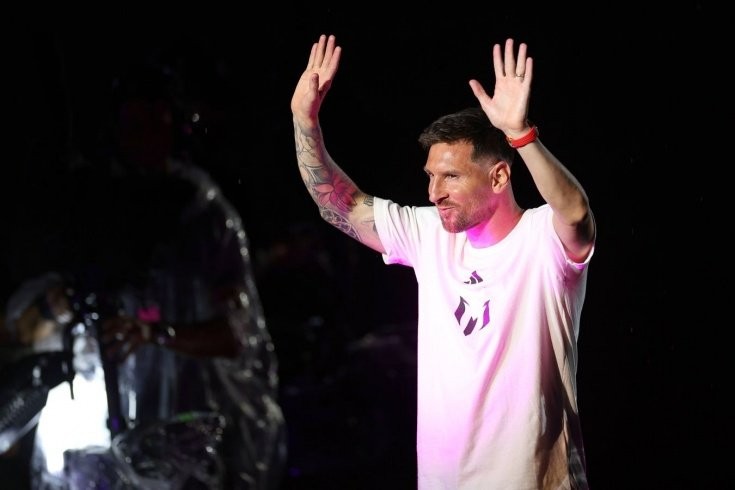 Роналдо заявил, что Месси должен выиграть "Золотой мяч" сезона-2022/2023