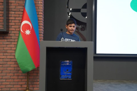 Fərid Qayıbov ötən ay ölkəmizi uğurla təmsil etmiş Azərbaycan idmançıları və onların məşqçiləri ilə görüşüb - FOTO