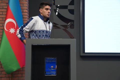 Fərid Qayıbov ötən ay ölkəmizi uğurla təmsil etmiş Azərbaycan idmançıları və onların məşqçiləri ilə görüşüb - FOTO