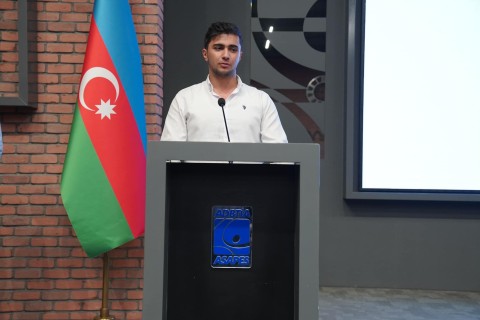 Fərid Qayıbov ötən ay ölkəmizi uğurla təmsil etmiş Azərbaycan idmançıları və onların məşqçiləri ilə görüşüb - FOTO