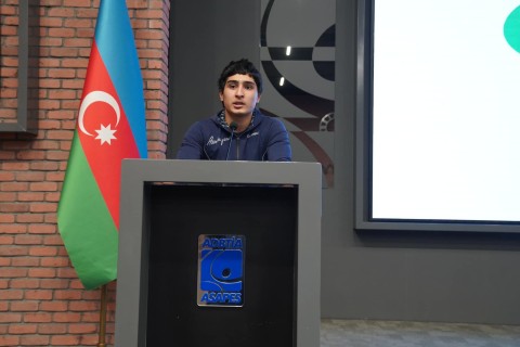 Fərid Qayıbov ötən ay ölkəmizi uğurla təmsil etmiş Azərbaycan idmançıları və onların məşqçiləri ilə görüşüb - FOTO