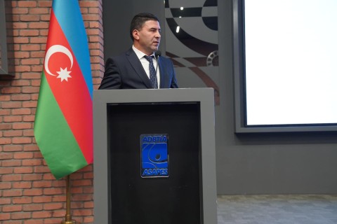 Fərid Qayıbov ötən ay ölkəmizi uğurla təmsil etmiş Azərbaycan idmançıları və onların məşqçiləri ilə görüşüb - FOTO