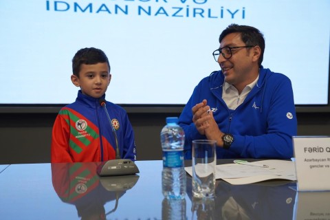Fərid Qayıbov ötən ay ölkəmizi uğurla təmsil etmiş Azərbaycan idmançıları və onların məşqçiləri ilə görüşüb - FOTO